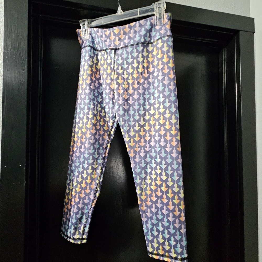 Hottie Cropped Rainbow Yoga Pants Size Small/Medium